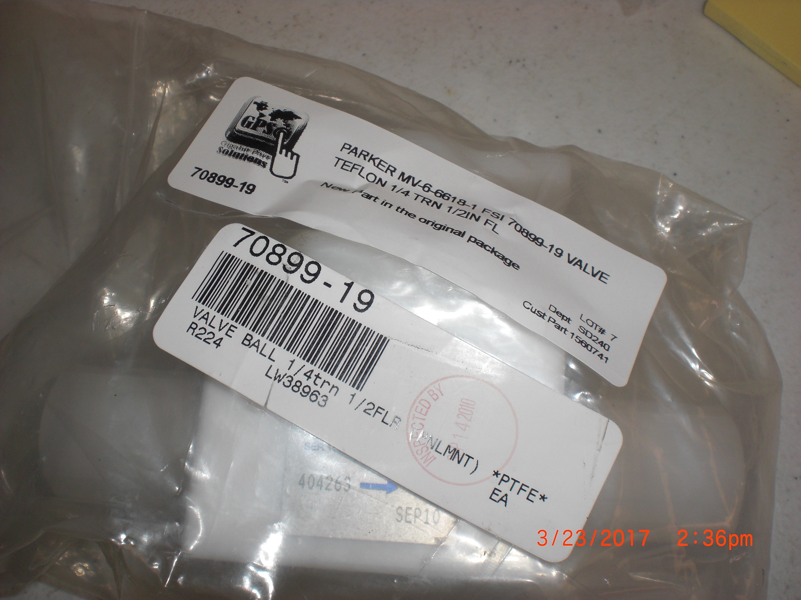 Valve PARKER MV-6-6618-1 FSI 70899-19 Valve Teflon 1/4 trn 1/2in fl