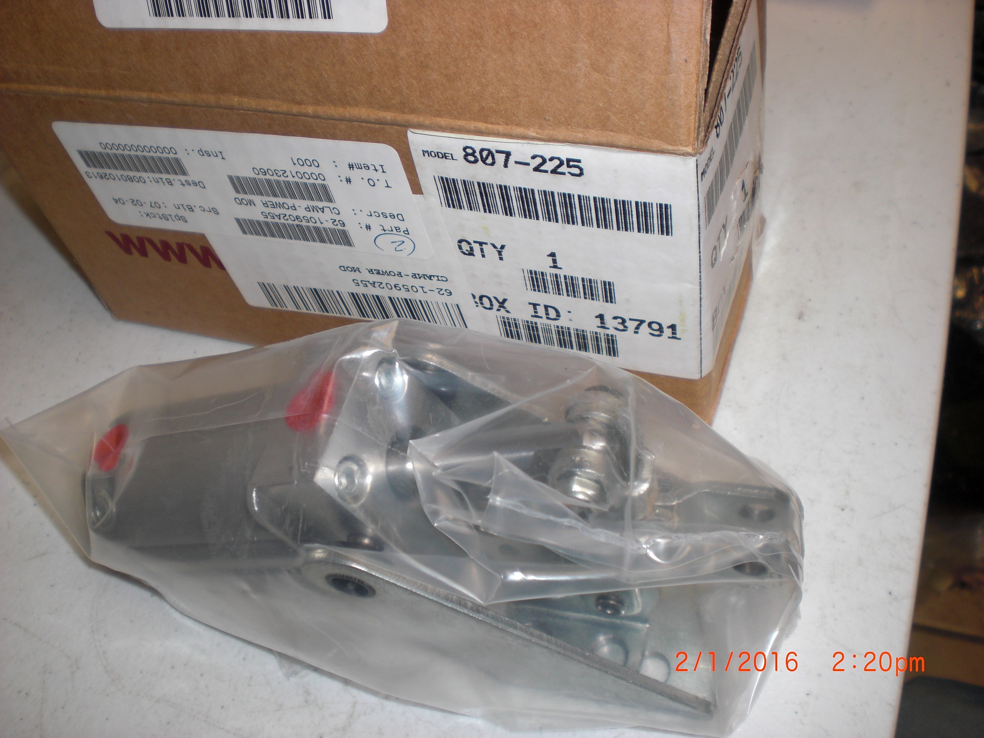 Clamp pneumatic Hold down toggle  DESTACO 807-225 