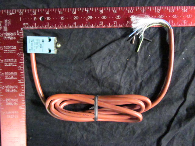 Switch Limit  TELEMECANIQUE XCM B142497 400V, A300/240V, 3A ASM FICO 9631321
