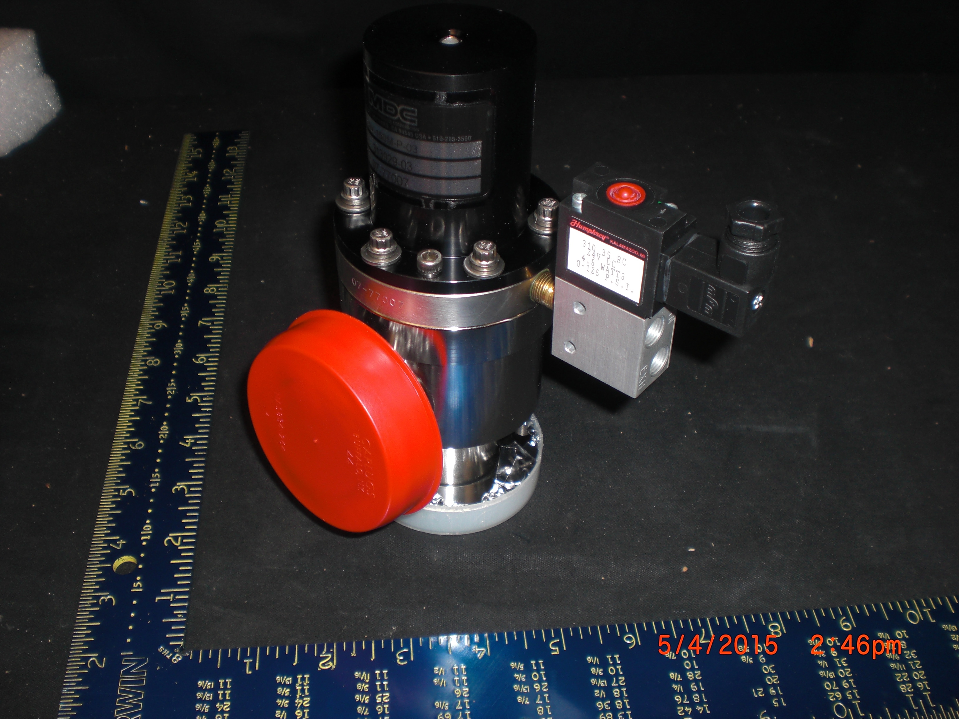 Valve Ultra High Vacuum angle MDC AV-150M-P-03 