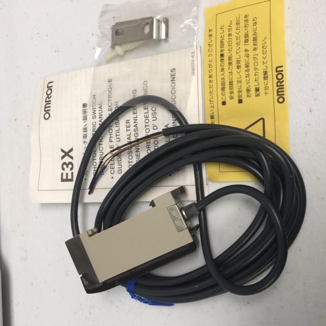 Switch OMRON E3X-A41 PHOTOELECTRIC SWITCH  (2 PKG)