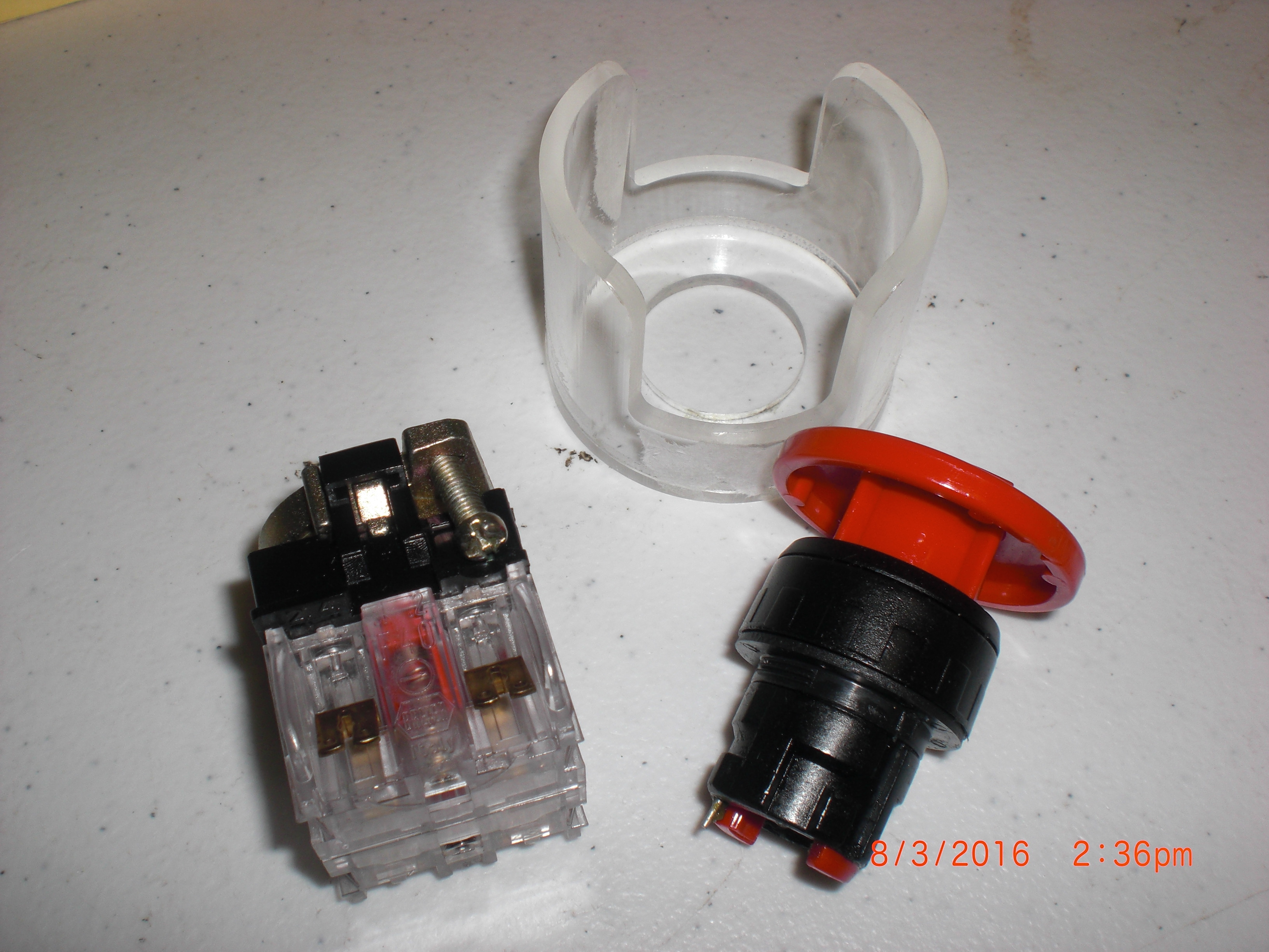 Switch BRETER F40 A600-P600 SWITCH EMERGENCY STOP latching panel mount  w/shield