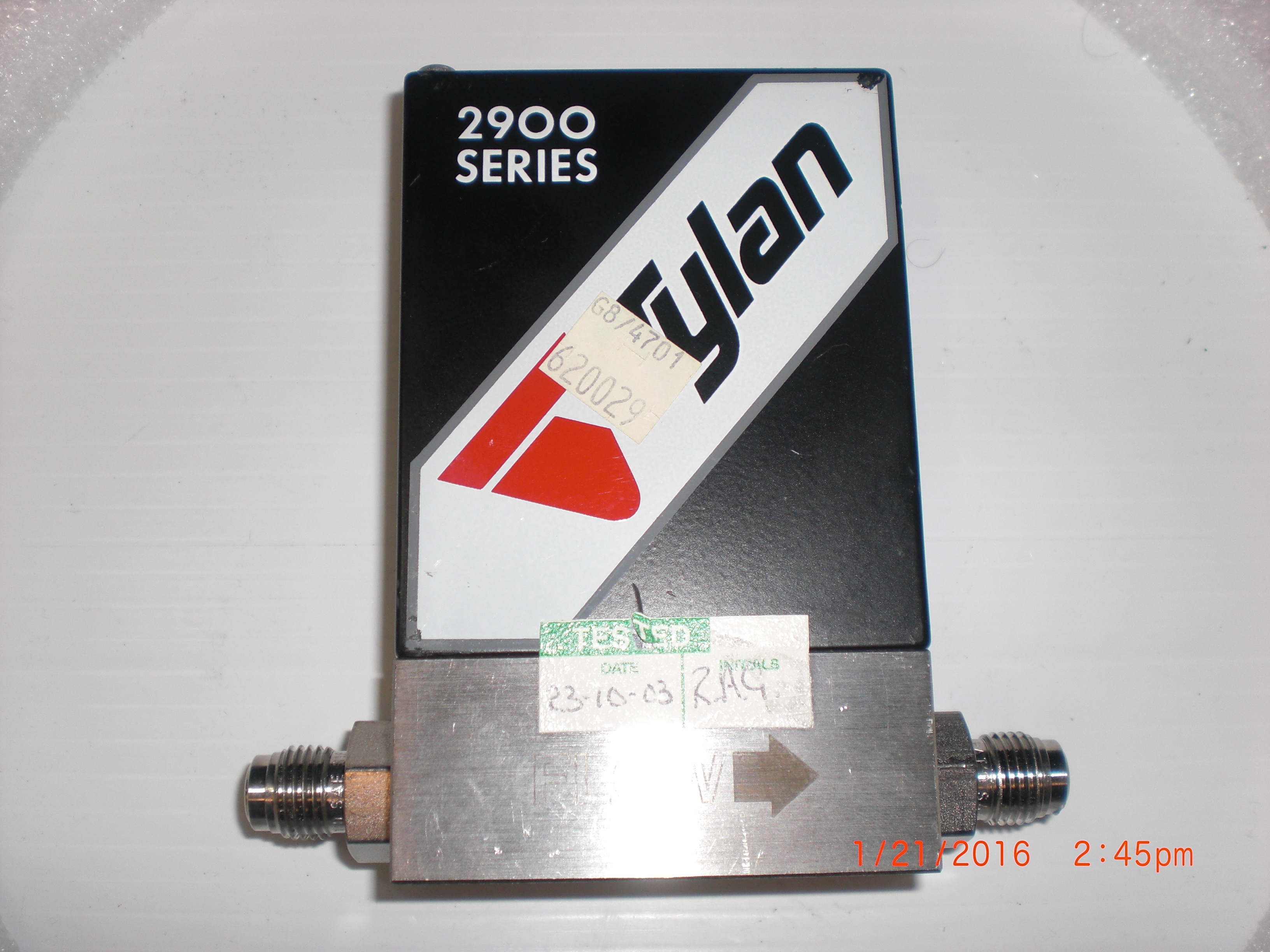 MFC TYLAN FC2900-N2-100sccm 1/4MVCR