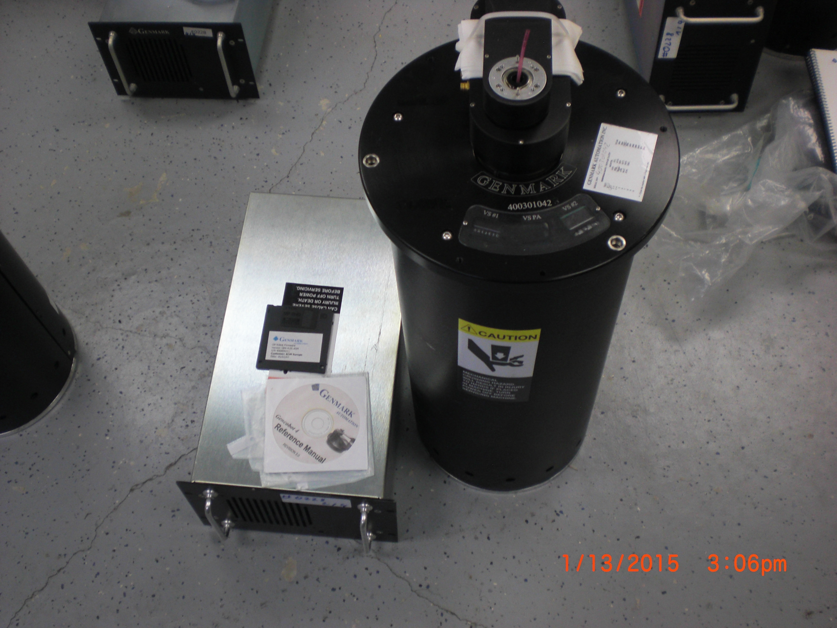 Robot GENMARK GB4 Robot with Controller SO8RA SN 400301042 for ASM