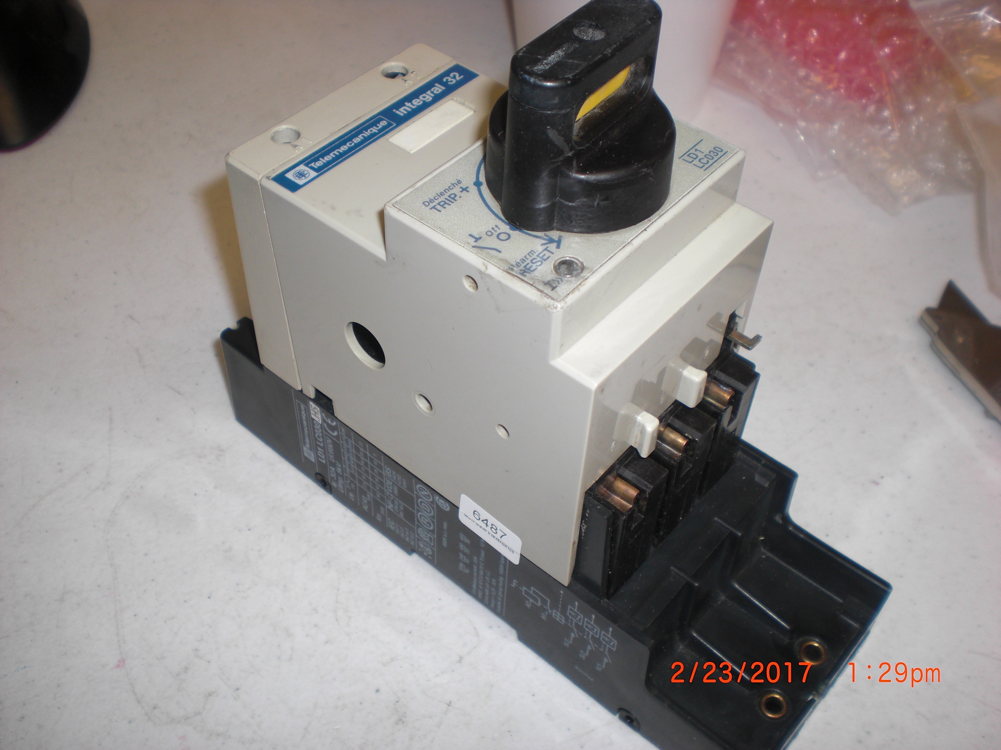 Electrical contactor TELEMACANIQUE LD1 LC030.H5 integral 32