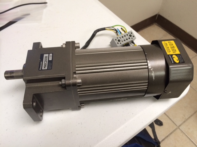 Motor   AC SERVO  PANASONIC M9MC90GB4Y with M9GC20B GEARHEAD
