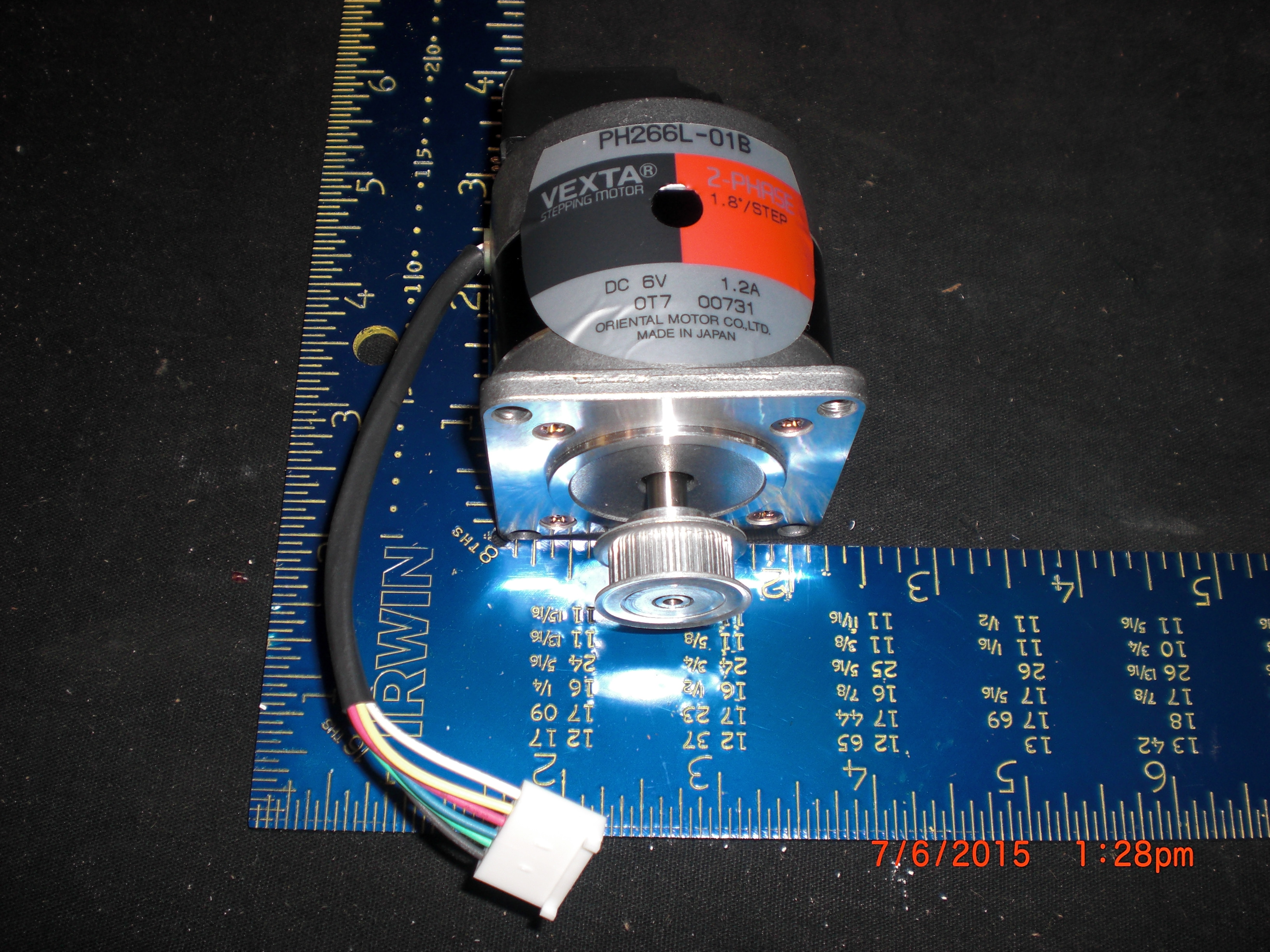 Motor  VEXTA PH266L-01B Stepping 2Phase 1.8 Step  6VDC 
