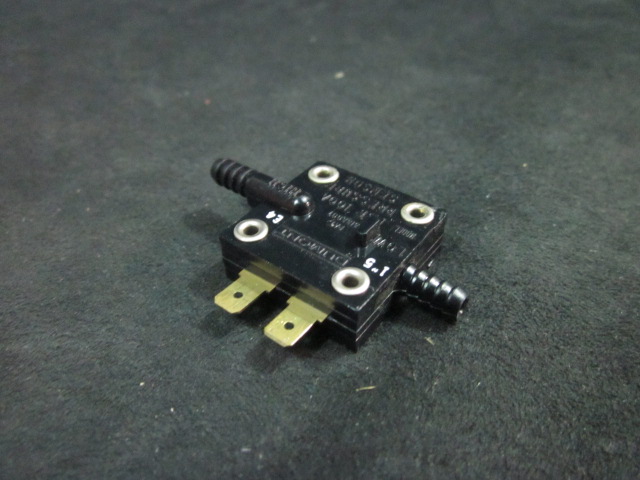 Switch DUMONT PSF 100A PRESSURE SENSOR PSF 100 A
