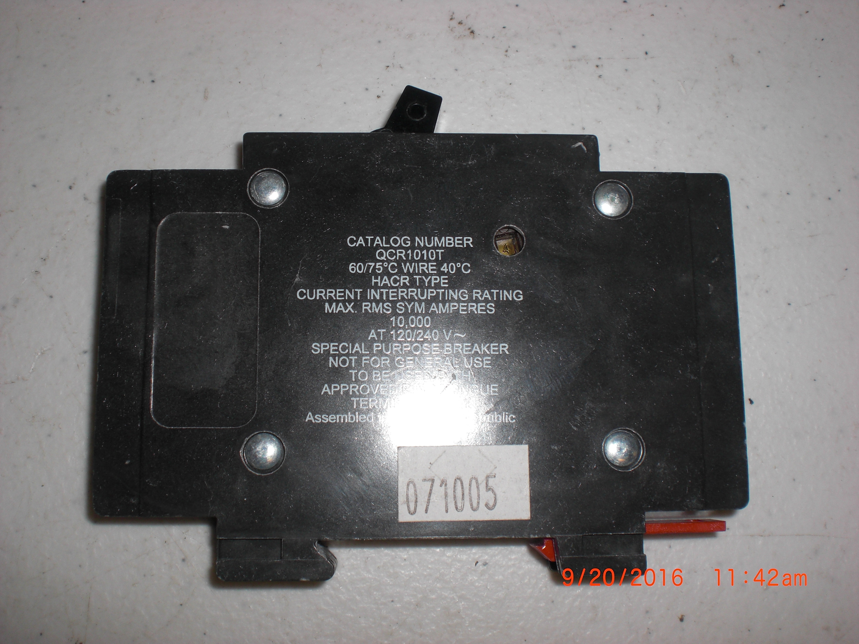 Electrical CUTLER-HAMMER QCR1010T Circuit Breaker  10A  DIN Rail 