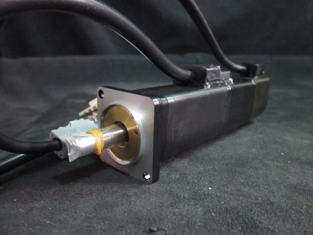 Motor  OMRON R88M-W10030H-B Servo 100W, 200V,