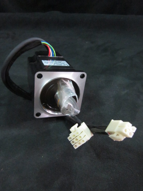 Motor  YASKAWA SGM-02A312 MOTOR AC SERVO W200 V200 A 2.0 RPM3000 