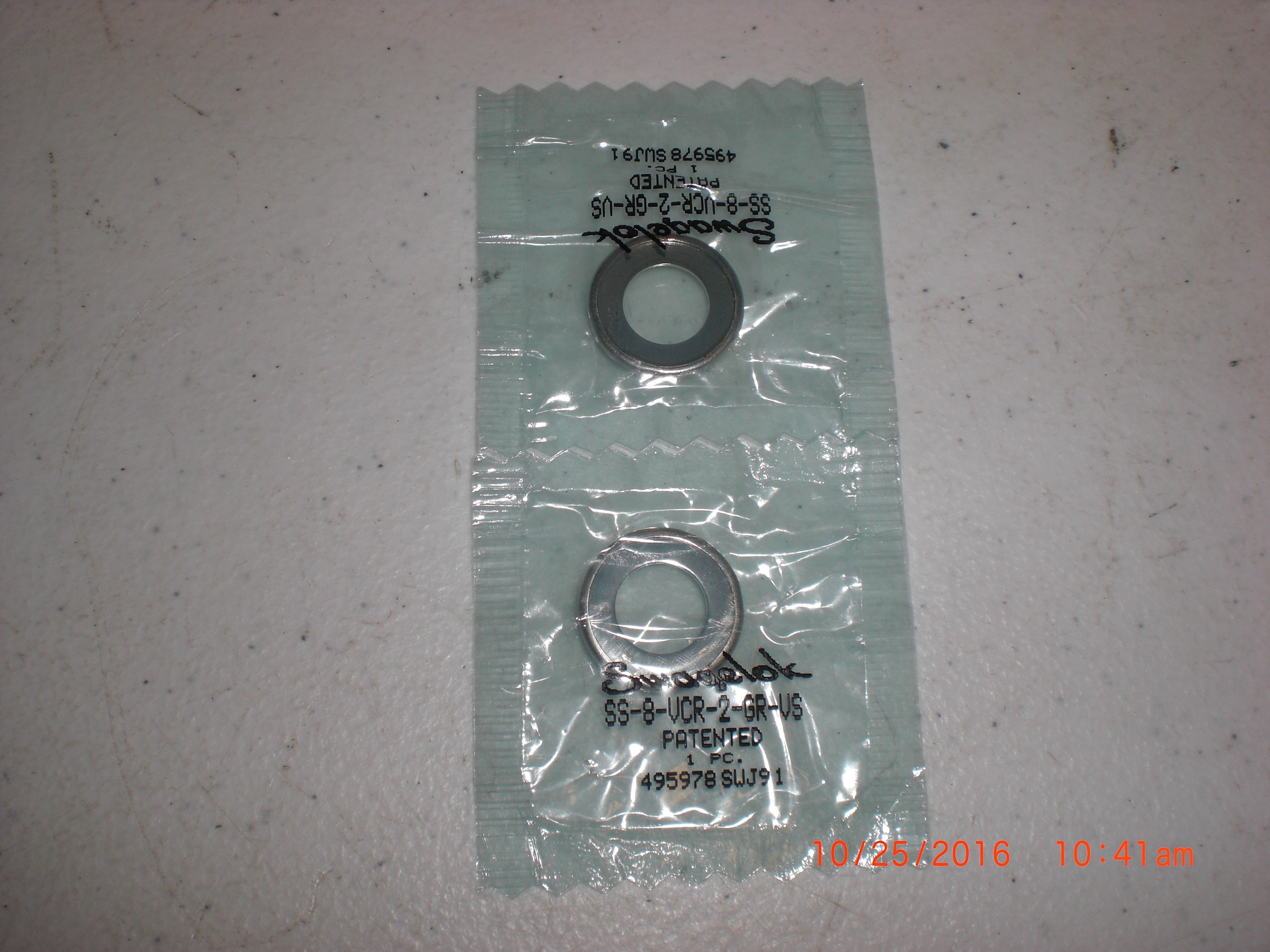 Gasket Swagelok SS-8-VCR-2-GR-VS PKG 2 1/2 VCR Gasket with retainer
