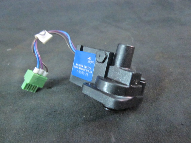 Switch AIR LOGIC V-5500-28 Vacuum Switch adjustable good manifold NOS safety switch 