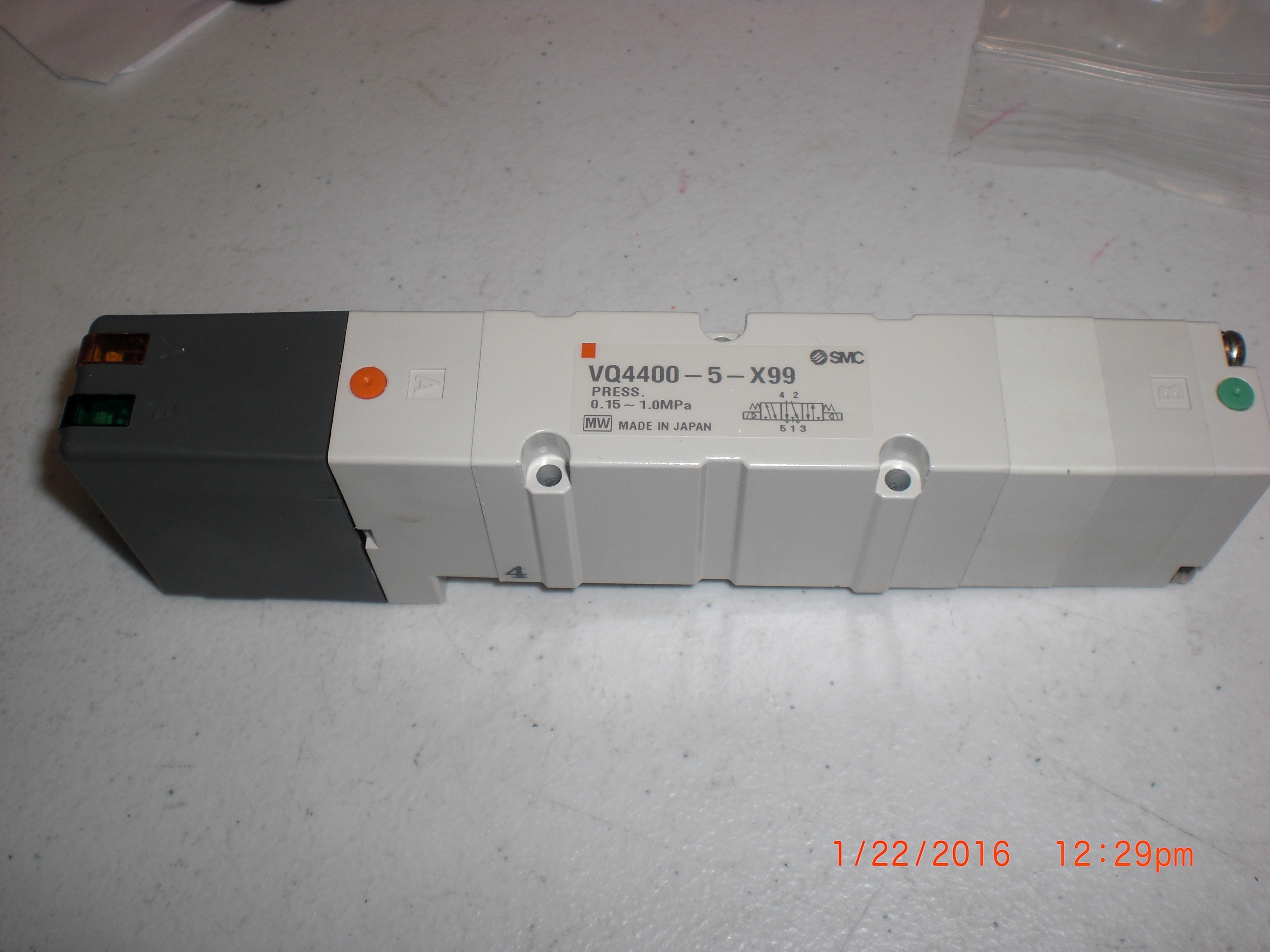 Valve SMC VQ4400-5-X99 Soleniod  3 port