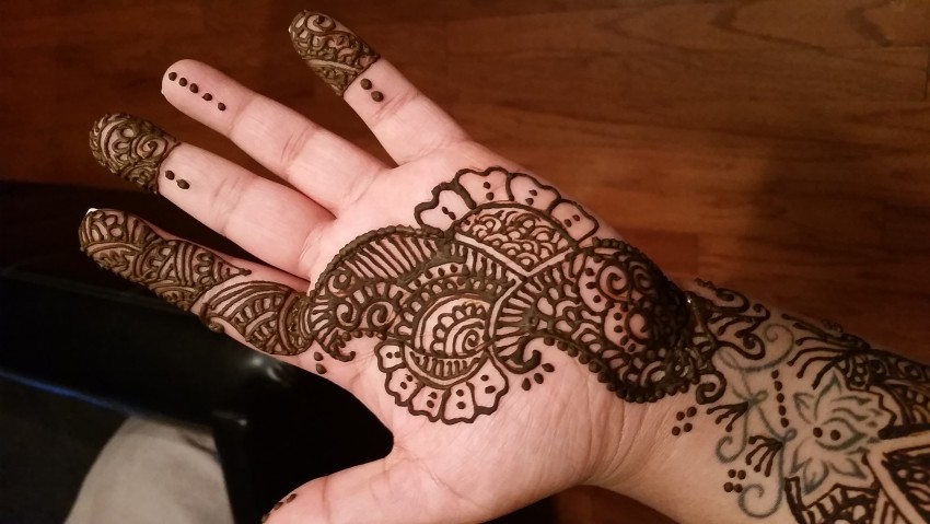 Hire Alisha The Henna Lady Henna Tattoo Artist in Tampa