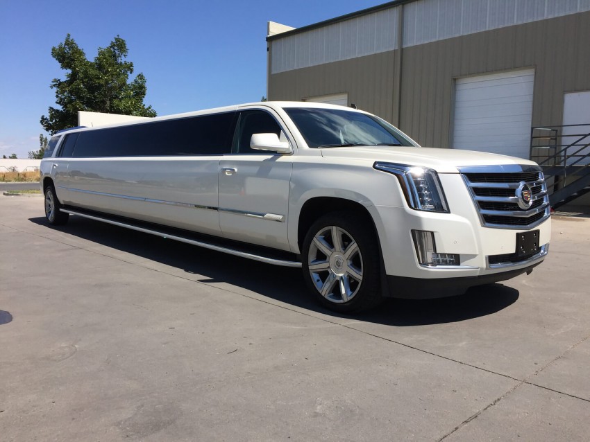 Hire Denver Limo and Party Bus - Limo Service Company in Aurora, Colorado