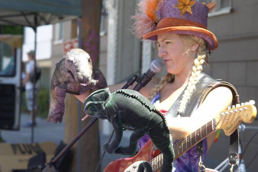 Hire Giant Puppets Save the World Corporate Entertainment in Oakland