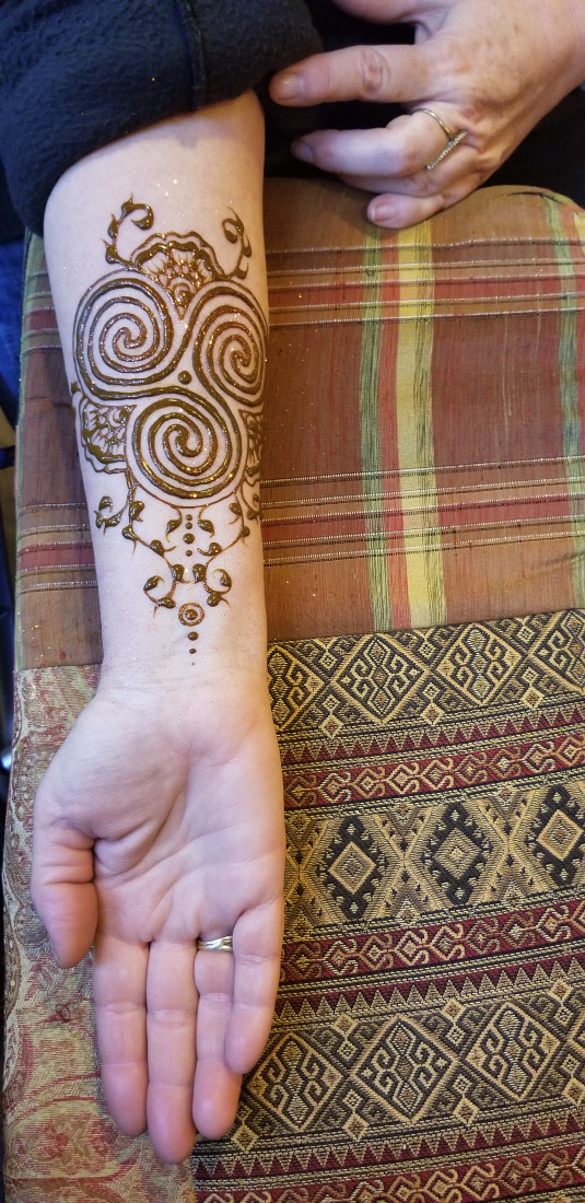 Hire Girl Friday Art Henna Tattoo Artist in Jacksonville