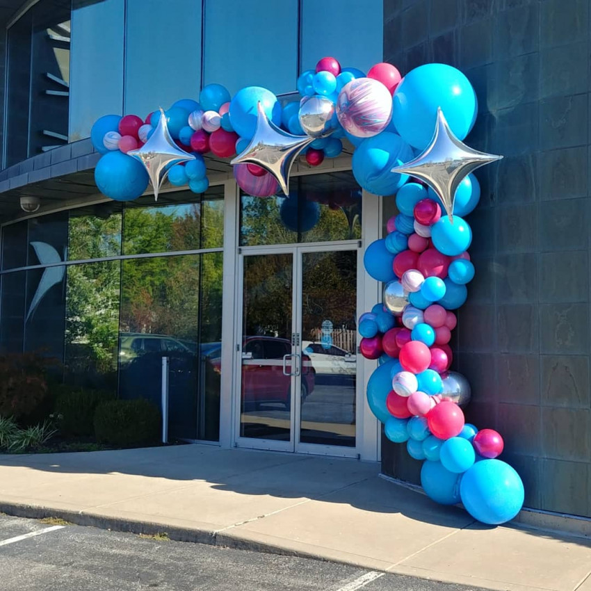 Hire Goganberry Balloons & Events Balloon Decor in Louisville, Kentucky