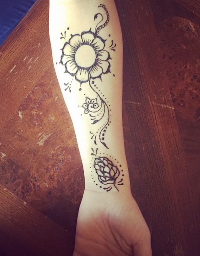 Hire HennaBabes Face Painting & Henna Face Painter in Sacramento