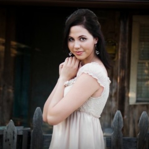 Hire Jade Summers - Classical Singer in Kailua, Hawaii