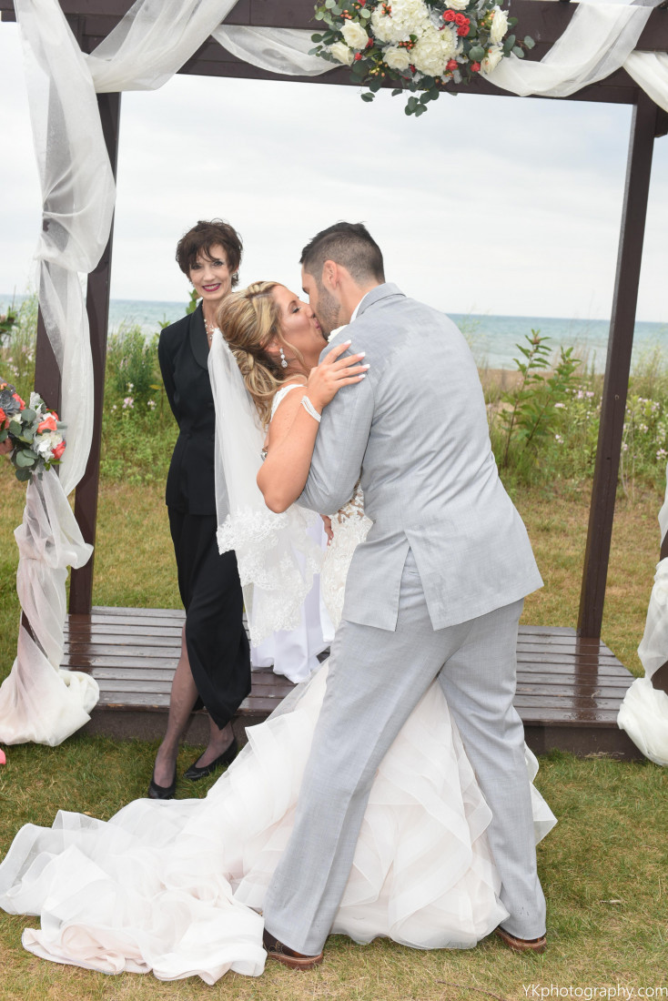 Hire Jane Rubietta Speaker &amp; Humorist Wedding Officiant