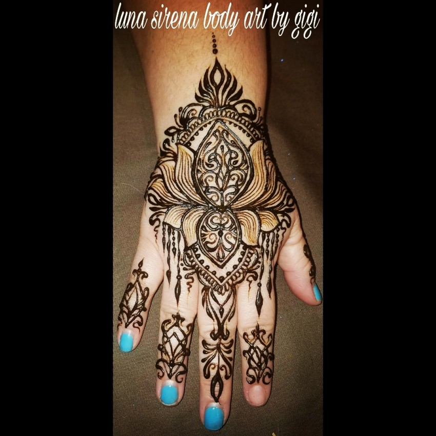 Hire Luna sirena body art by gigi Henna Tattoo Artist in