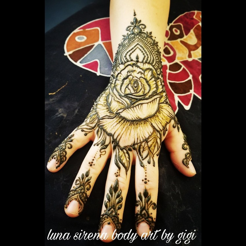 Hire Luna sirena body art by gigi Henna Tattoo Artist in