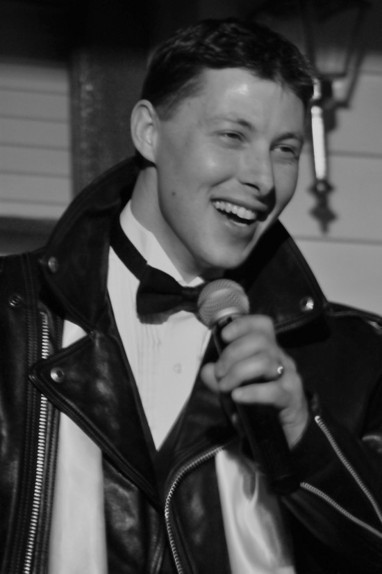 Hire Matt Walch Singing the Big Band Standards Jazz Singer in Ann
