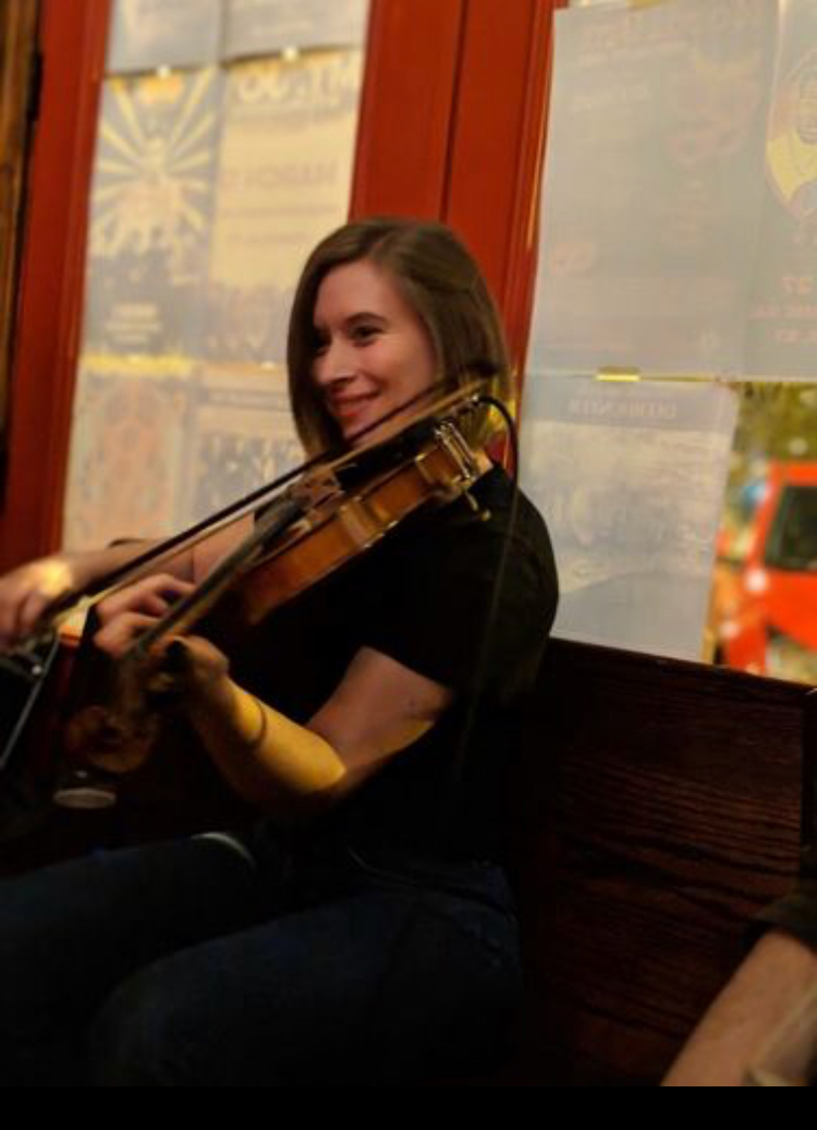 Hire Lydia Mercer Violinist in Louisville, Kentucky