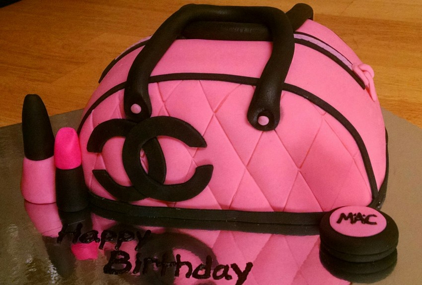 Hire Orlando Cakes Cake Decorator in Clermont, Florida