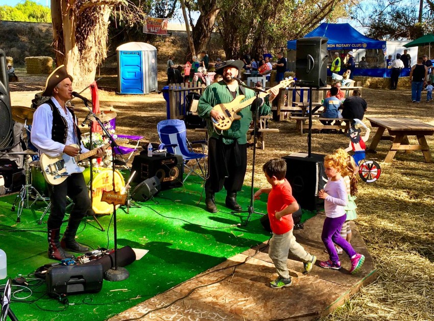 Hire The Hipwaders Children’s Music in Vacaville, California