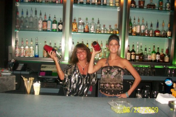 Hire Vibrant Vena Barmaid Bartender in Belleville
