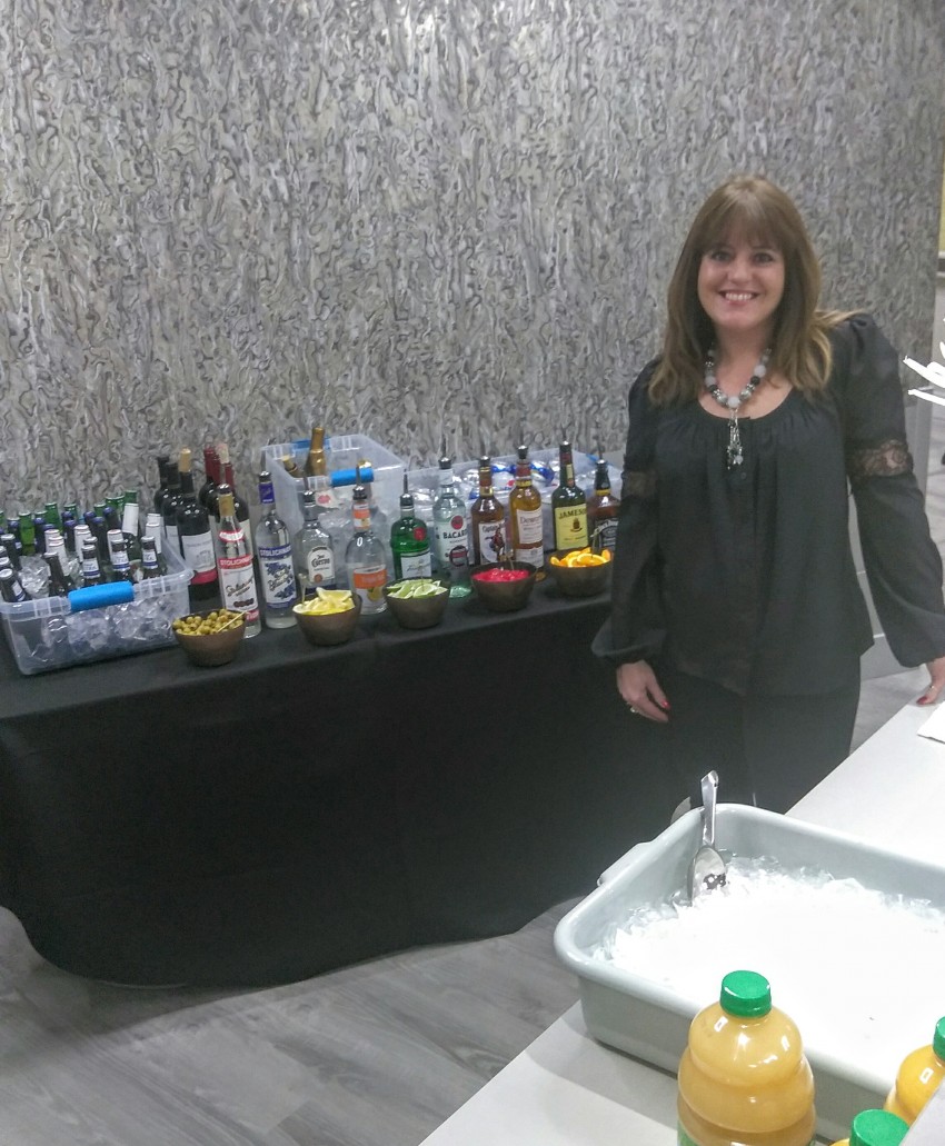Hire Vibrant Vena Barmaid Bartender in Belleville