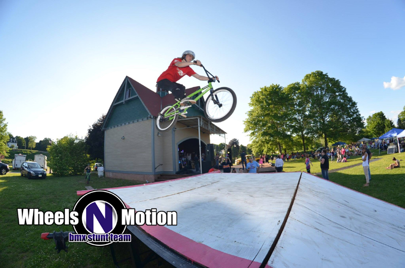 WheelsNMotion BMX Bicycle Stunt Shows Stunt Performer in ster