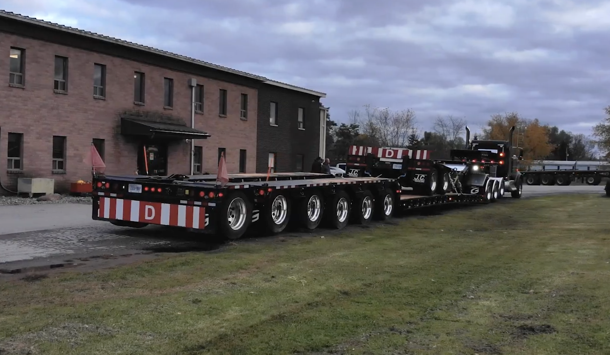 5 Axle Float Trailer  Pickup Video