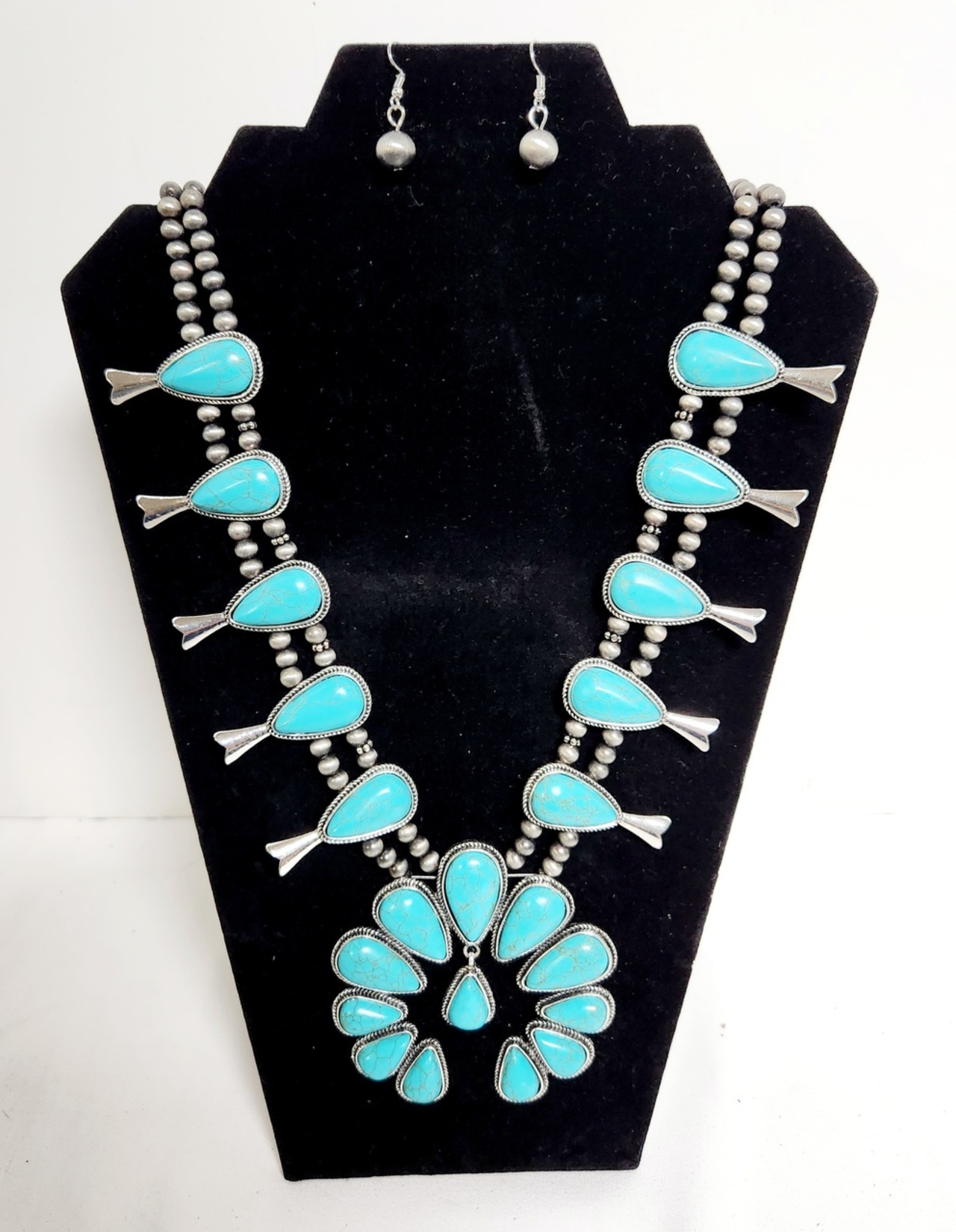 Uneek Things auction item image