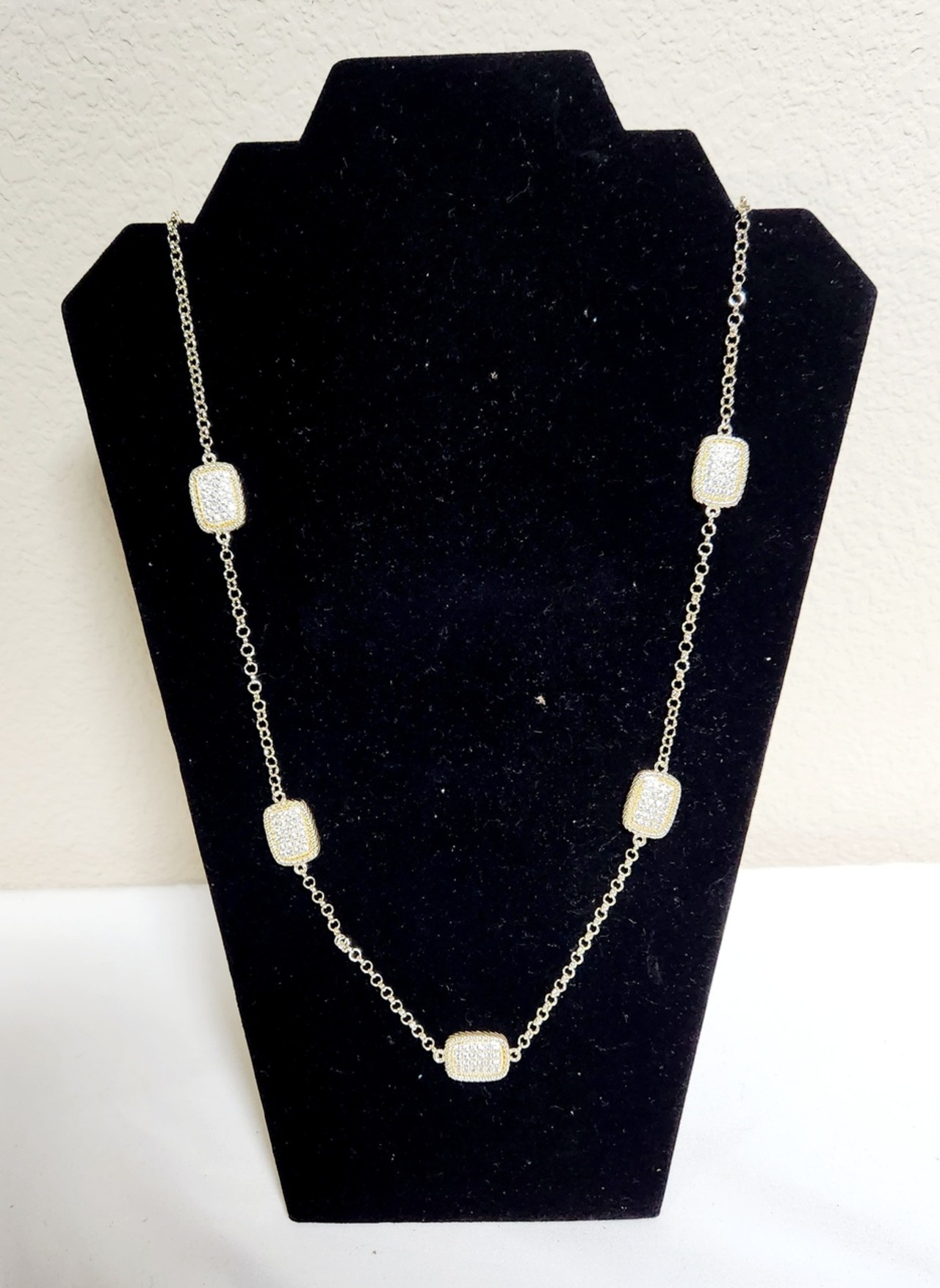 Uneek Things auction item image