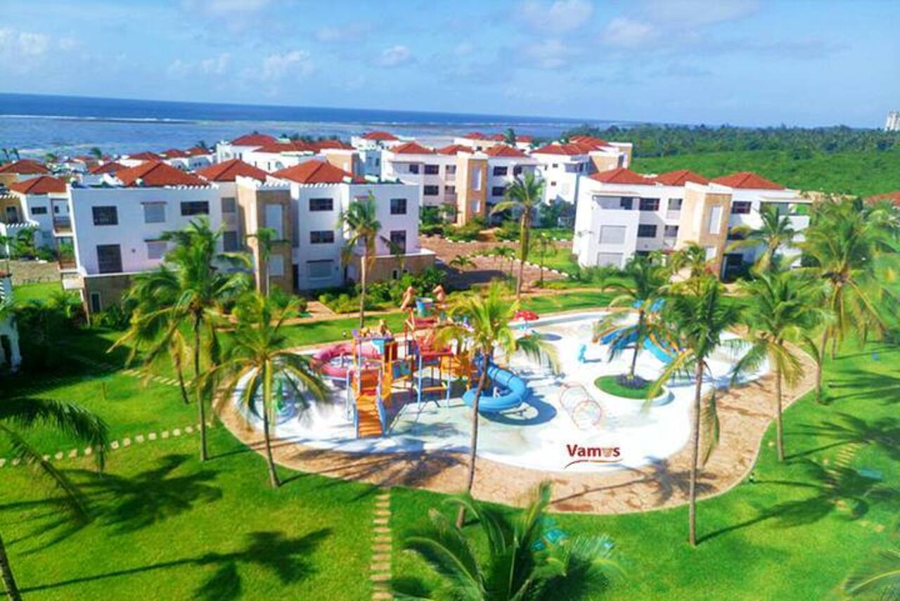 7 Night Stay in Kenya with Flight Credit auction item image