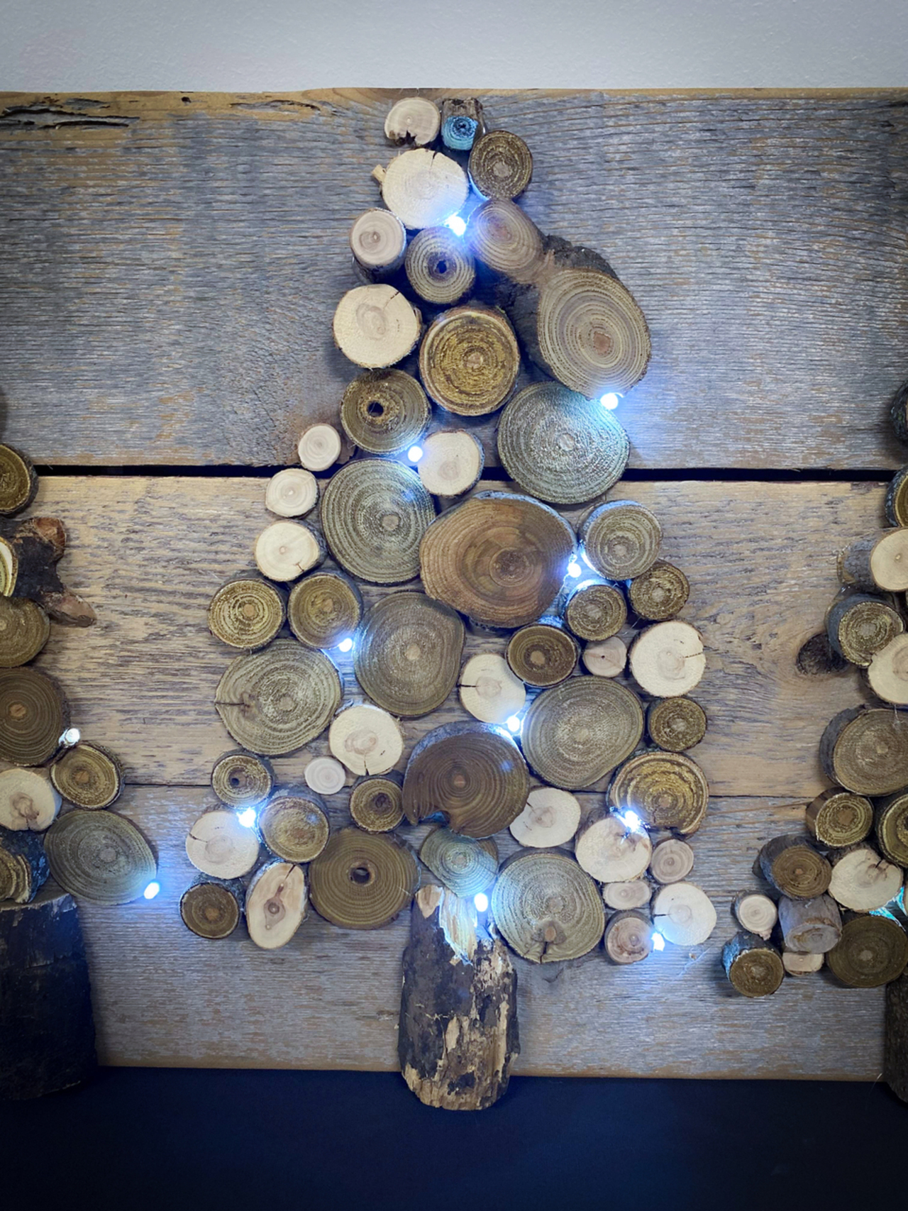 Light-up Tree Decor auction item image