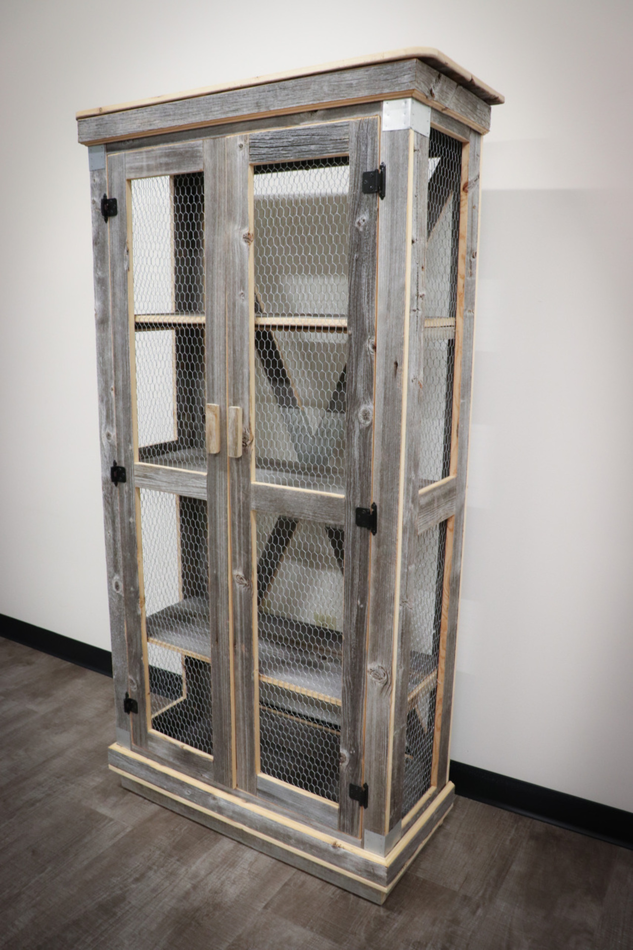 Cluck & Awe Hutch auction item image