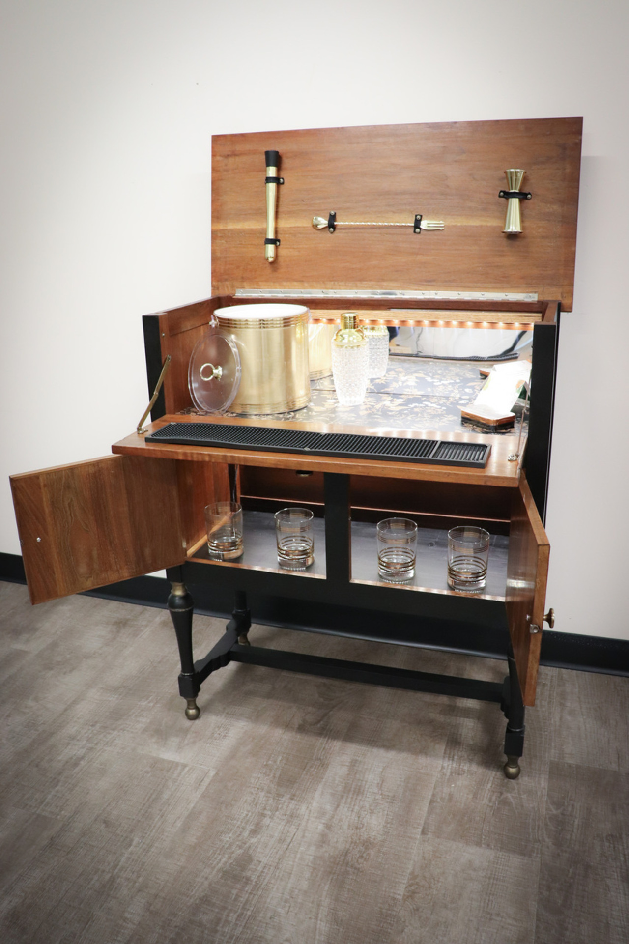 Cocktail Cabinet auction item image