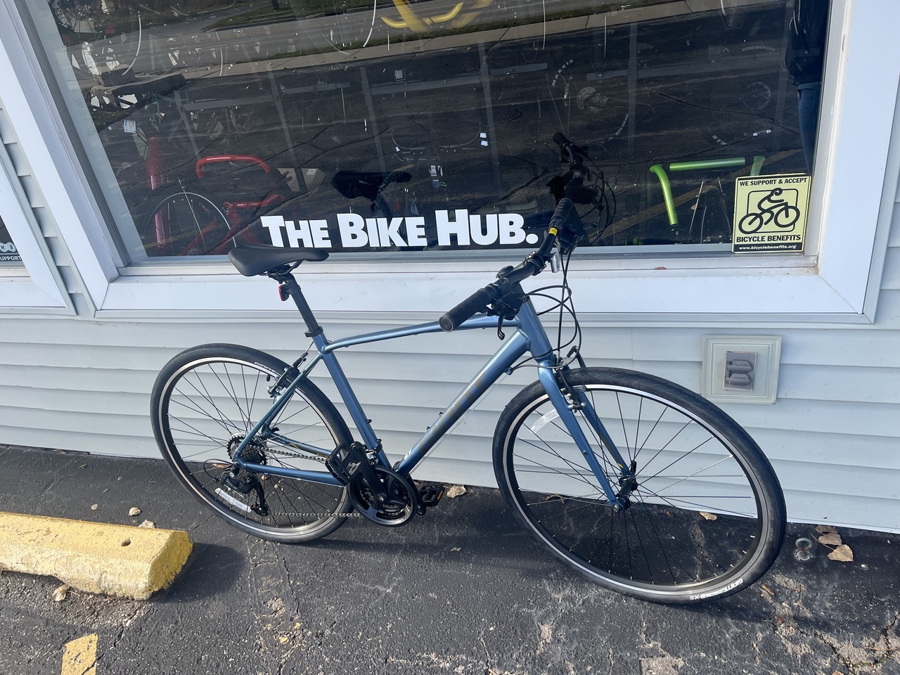 Hybrid Bike auction item image