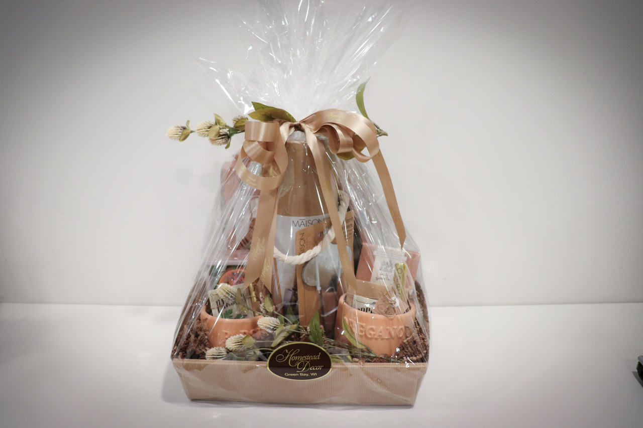 Homestead Decor auction item image