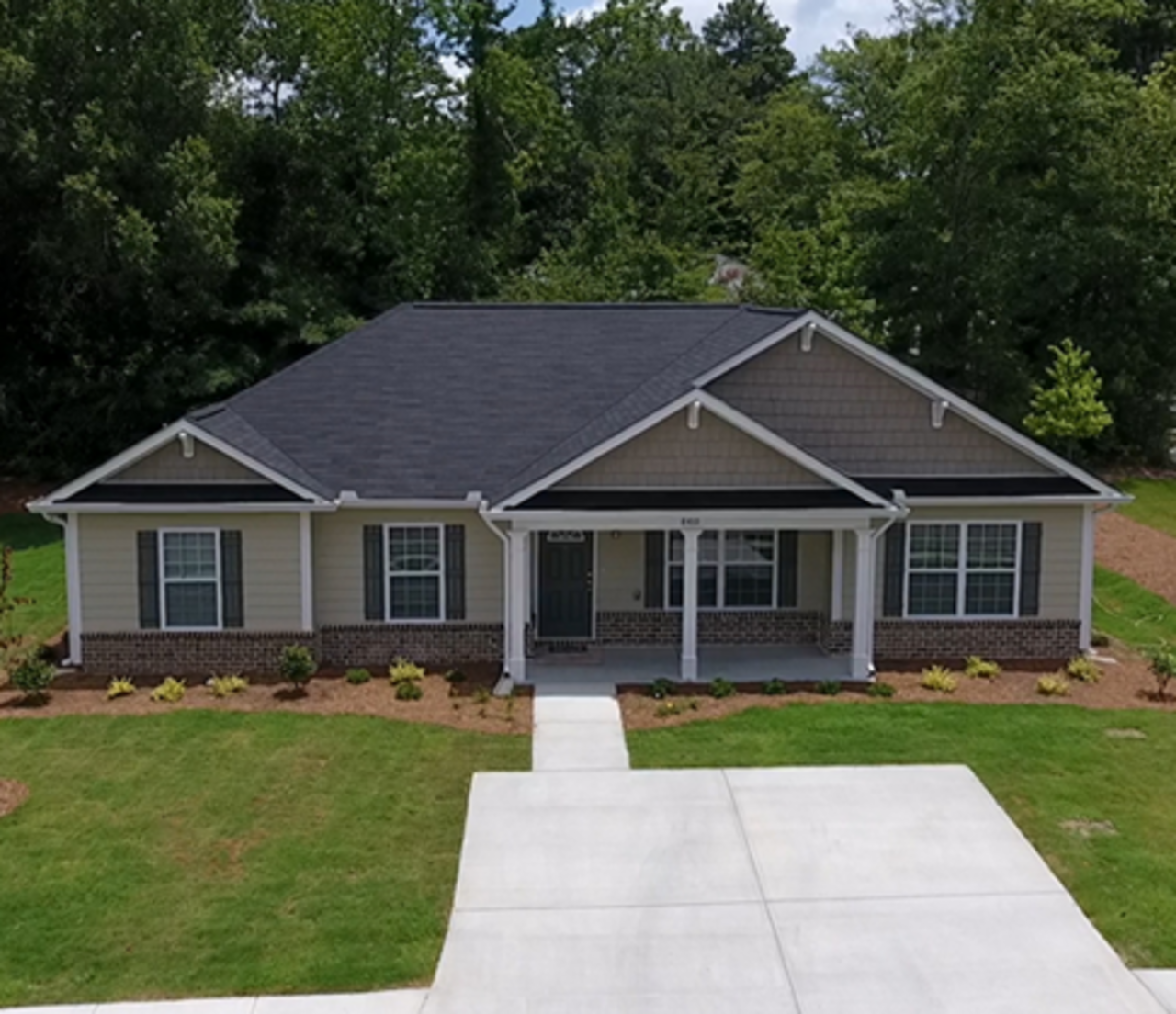 2924 Broad Street logo