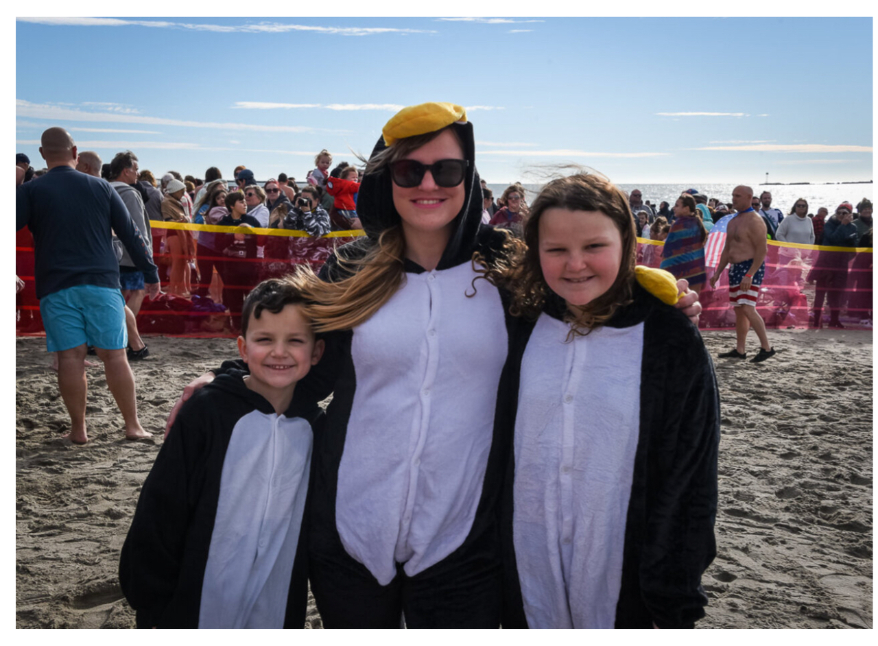 Cuddles of Hope logo