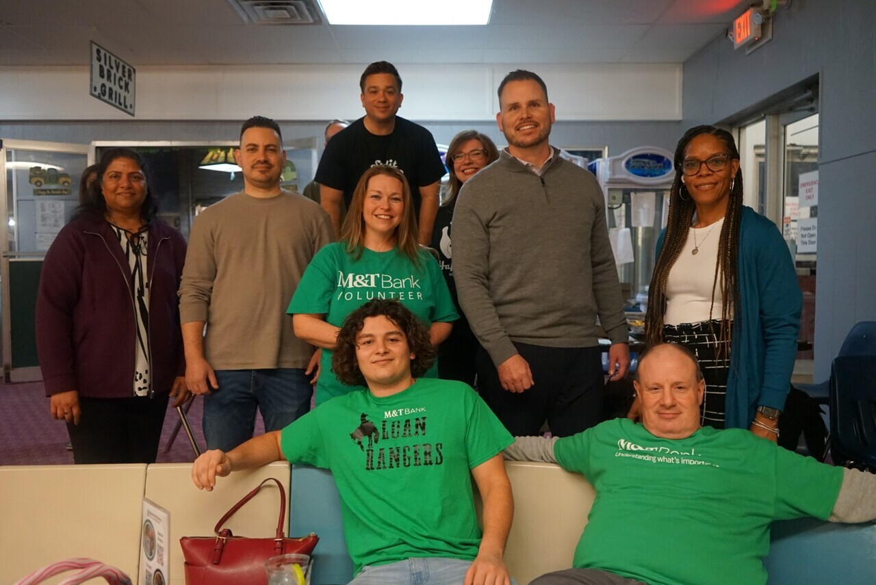 M&T  Bank  Money Ball logo