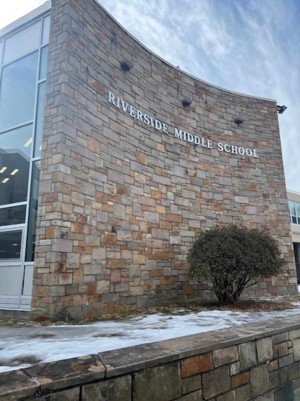 Riverside Middle School logo