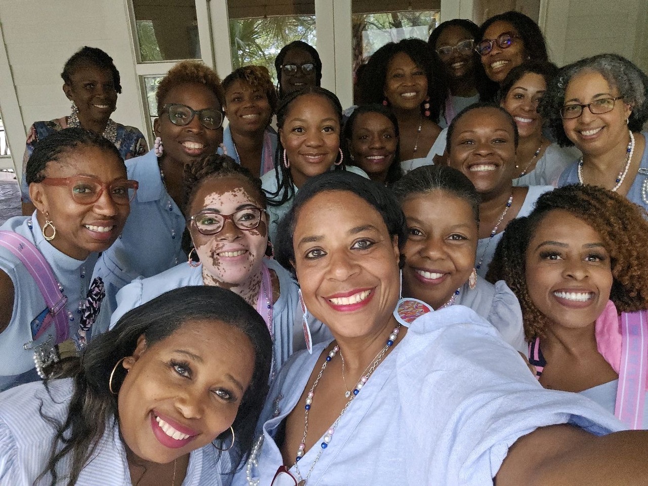 Charming Charleston logo