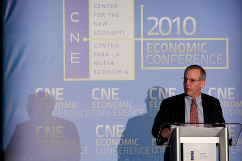 CNE_ECON_CONF_063.JPG